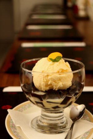 Sobremesa: gelatina de café com gelatina, do Ten Sushi tensushi_01