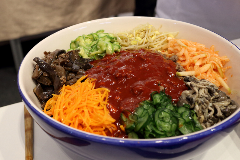Bibimbap mistura de arroz vegetais e carne hansik (8) bibimbap mistura de arroz vegetais e carne