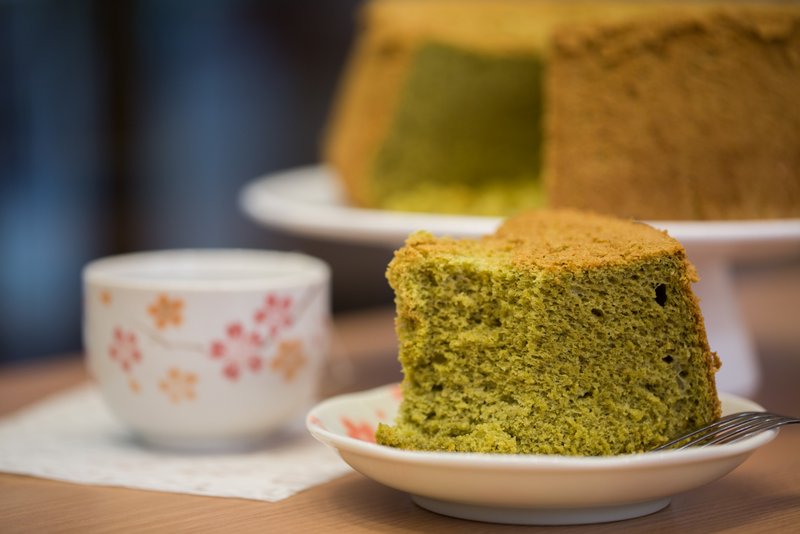 Chiffon de matcha pode ser servido com chantilly ou creme inglês chiffon matcha 2