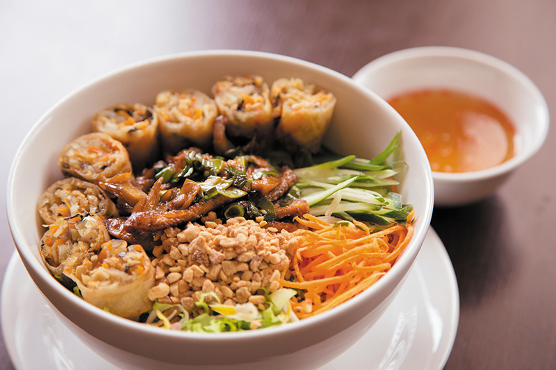 Bún thịt nướng miss_saigon_macarrao