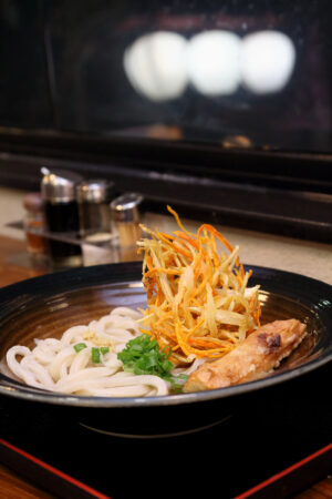 Kake udon (macarrão servido com caldo quente) sai por R$ 19,80 UDON_006 img