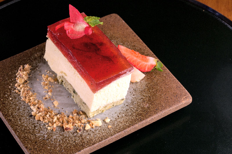 A versatilidade da cerâmica de Kimi Nii, no Ryo Gastronomia ceramica_sobremesaryo_kiminii