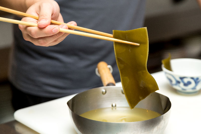 Essa é a alga kombu, usada para fazer chá de kombu (昆布茶) dashi04