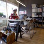 Naoki Otake em seu estúdio, no bairro da Consolação, em São Paulo